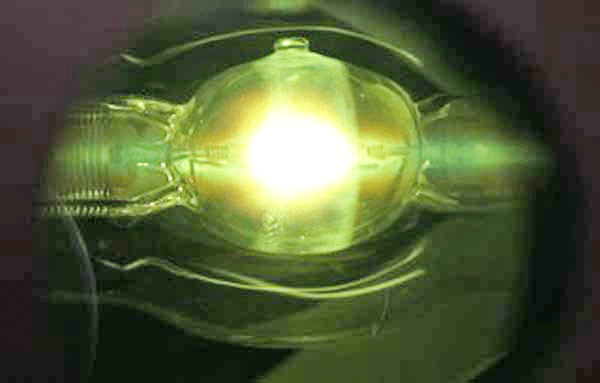 Leuchtendes Plasma einer HMI Lampe