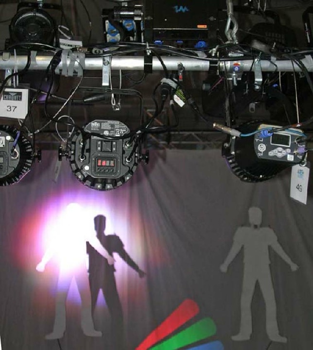 Rotrand-Erscheinung. Grüne und blaue LEDs weisen andere Abmessungen auf als rote LEDs