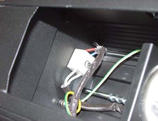 Scheinwerfer Strom-Klemme