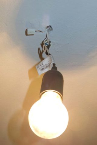 LAmpe an Decke